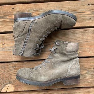 crown vintage suede boots